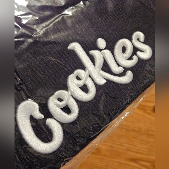 COOKIES Embroidered Beanie Hat Black NWOT - Picture 4 of 4